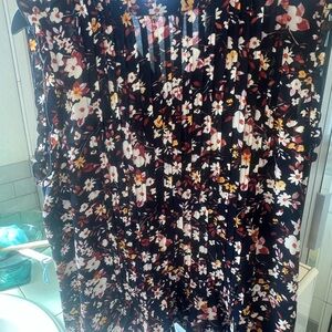 Floral Pleated sleeveless top